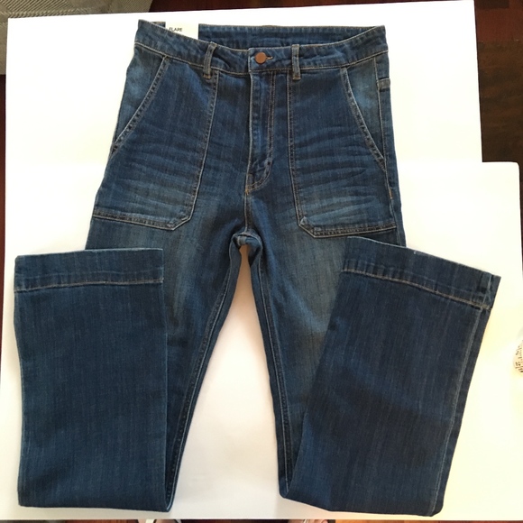 H&M Denim - NWT 🌻 High Waisted Flare Medium Wash Mom Jeans 10